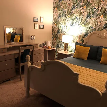 Red Row House Panzió *