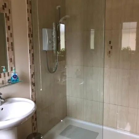 Panzió Red Row House *