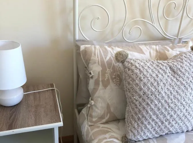 Bed & Breakfast Red Row House *